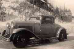 Winter photos of Ola Rustenburgs 1930 Nash